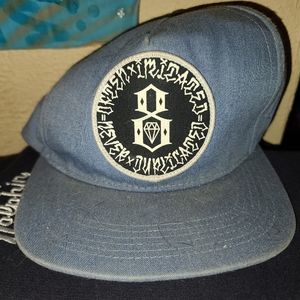 Rebel 8 snap back